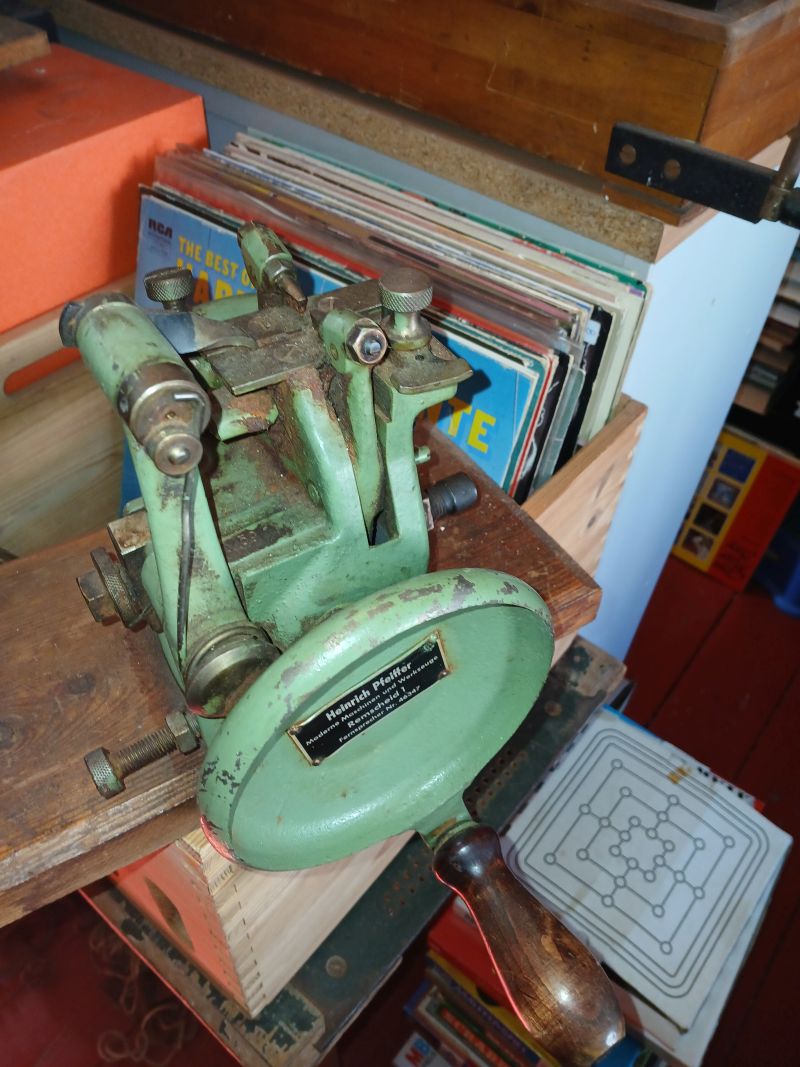 Schränkmaschine 2.jpg