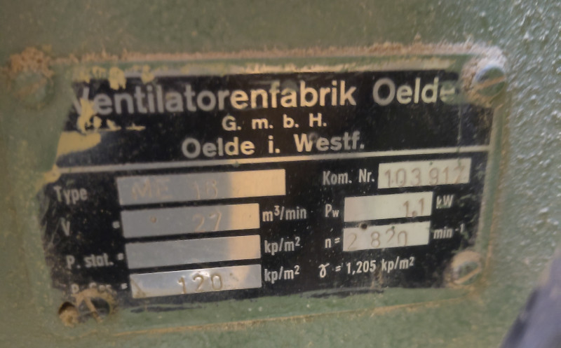 Absaugung_Motorschild.jpg